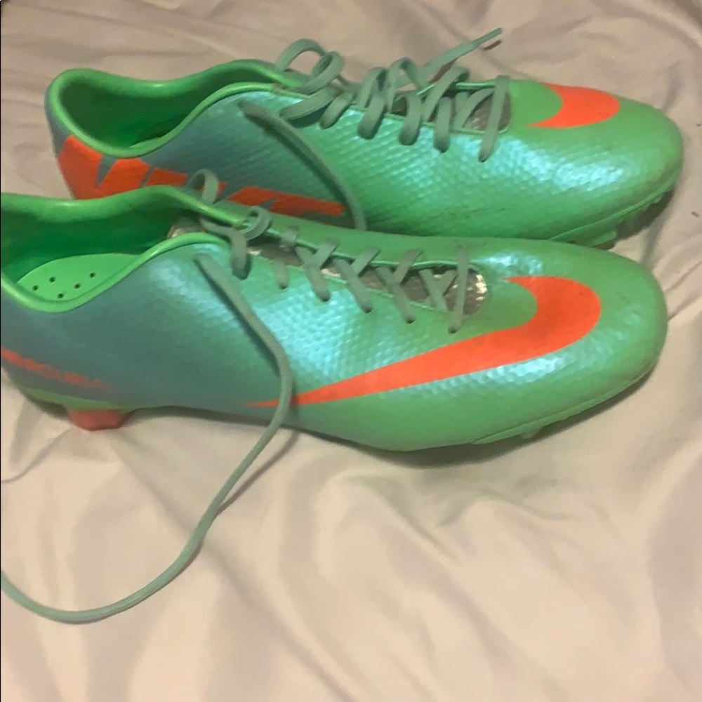 Unisex cleats